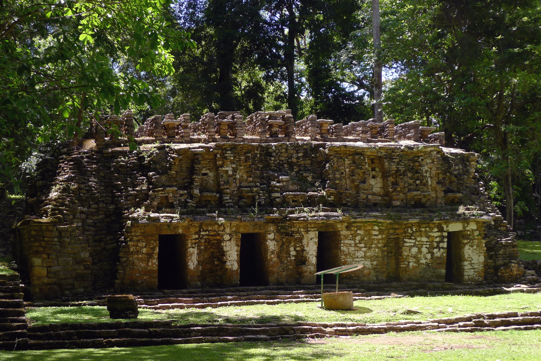 mexiko chiapas maya yaxchilan edificio 19 labyrinth.jpg