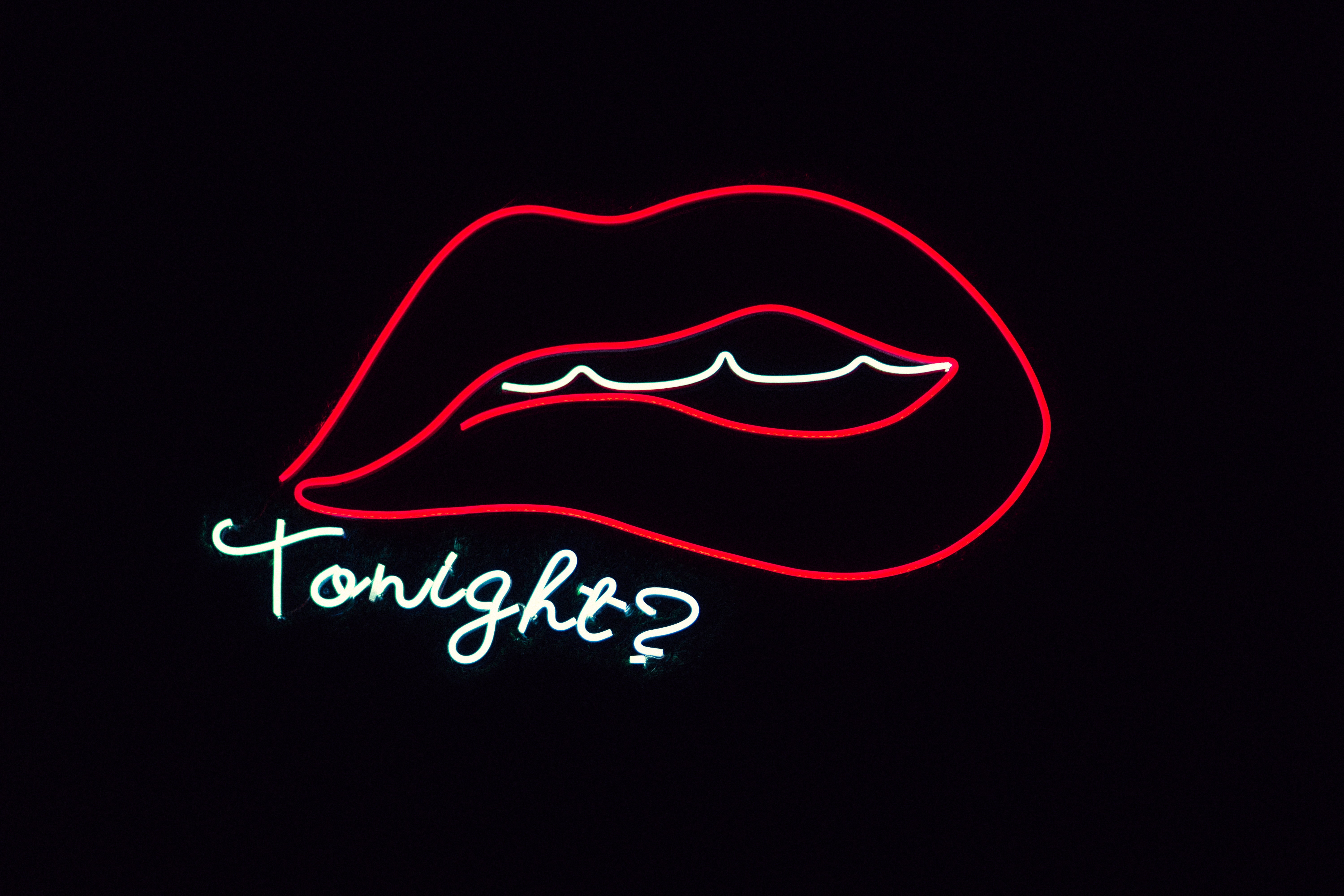 lips-line-drawing-with-tonight-text-overlay-on-black-2740839.jpg