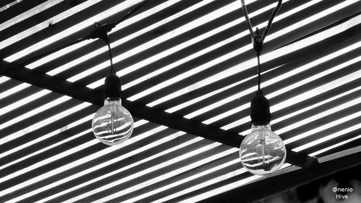 lineas-bombillos-001-bw.jpg