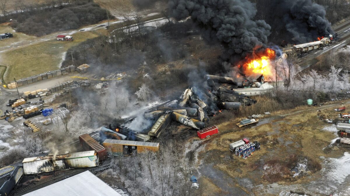 APTOPIX_Train_Derailment_Ohio_23035653276274-1200x675.jpg