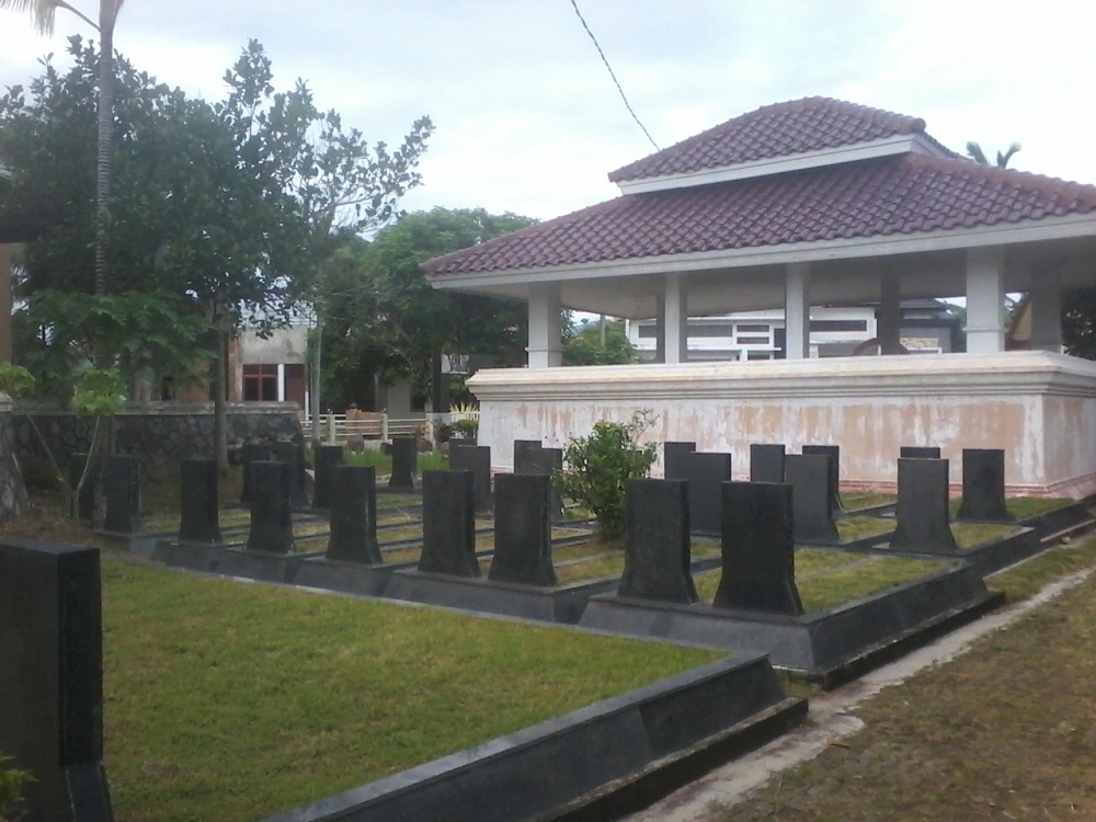 2. bitay_makam1.jpg