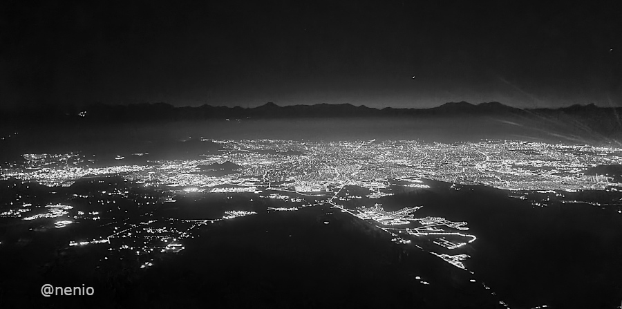 lights-santiago-from-above-01-bw.jpg