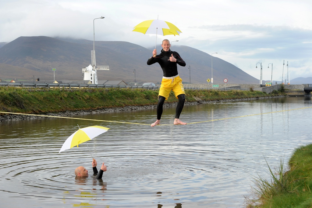 Tralee-Circus-Festival tcf slackline canal.jpg