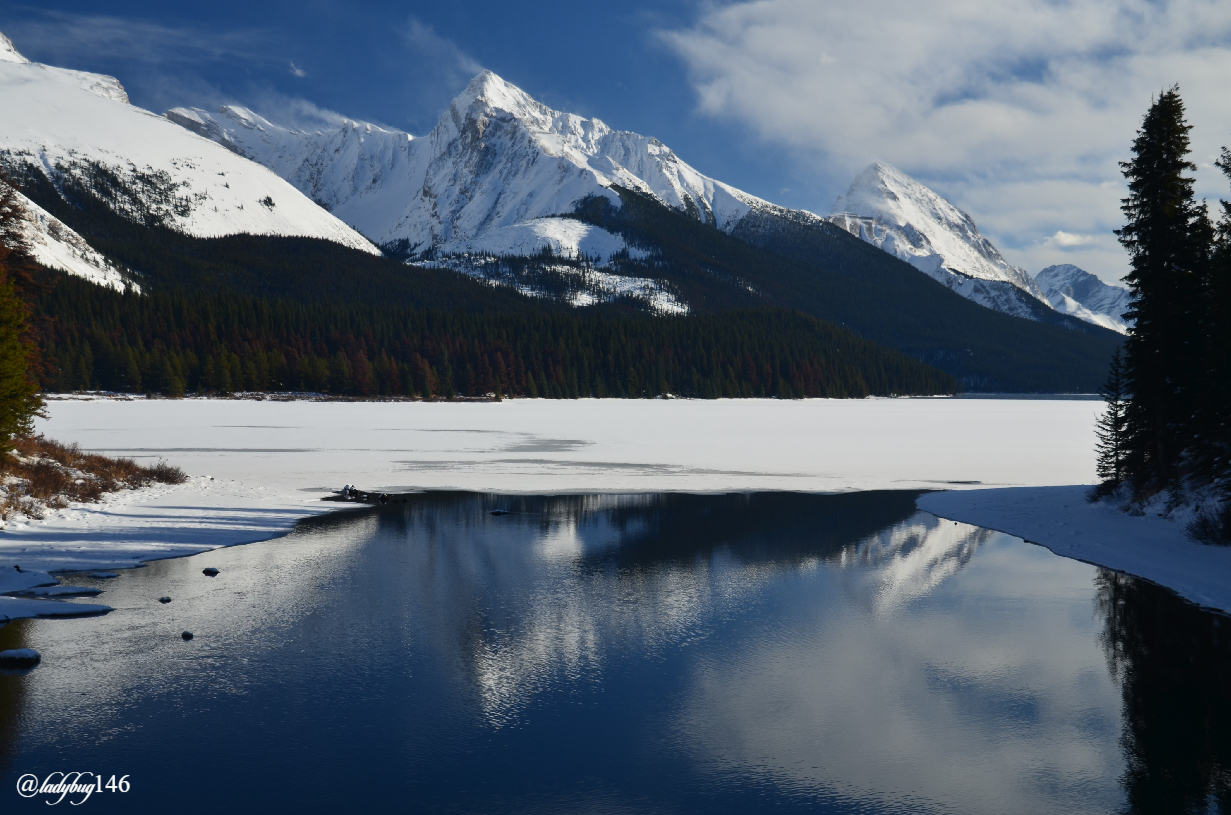 maligne lake bridge.jpg