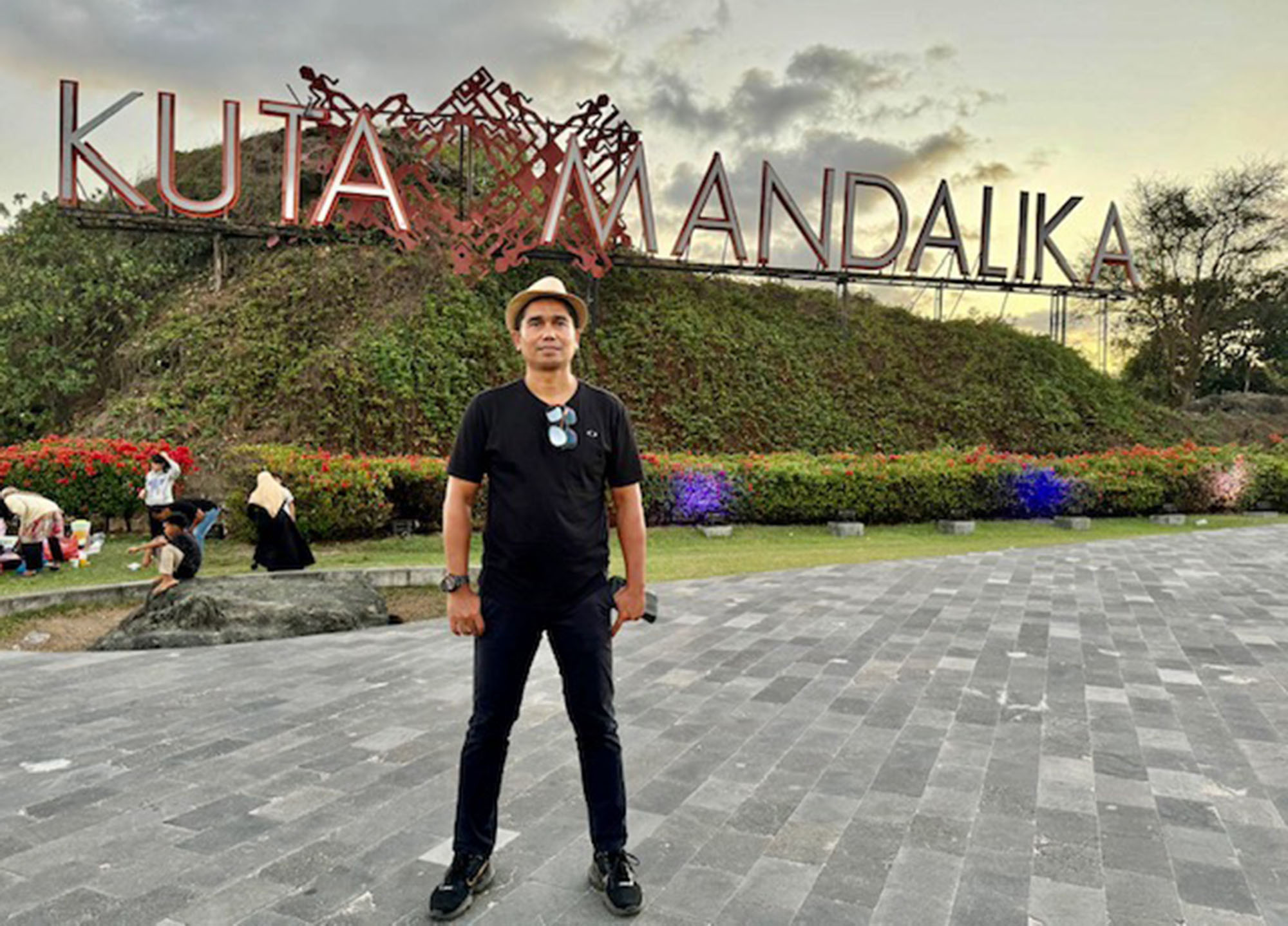 Pantai Kuta Mandalika_06.jpg