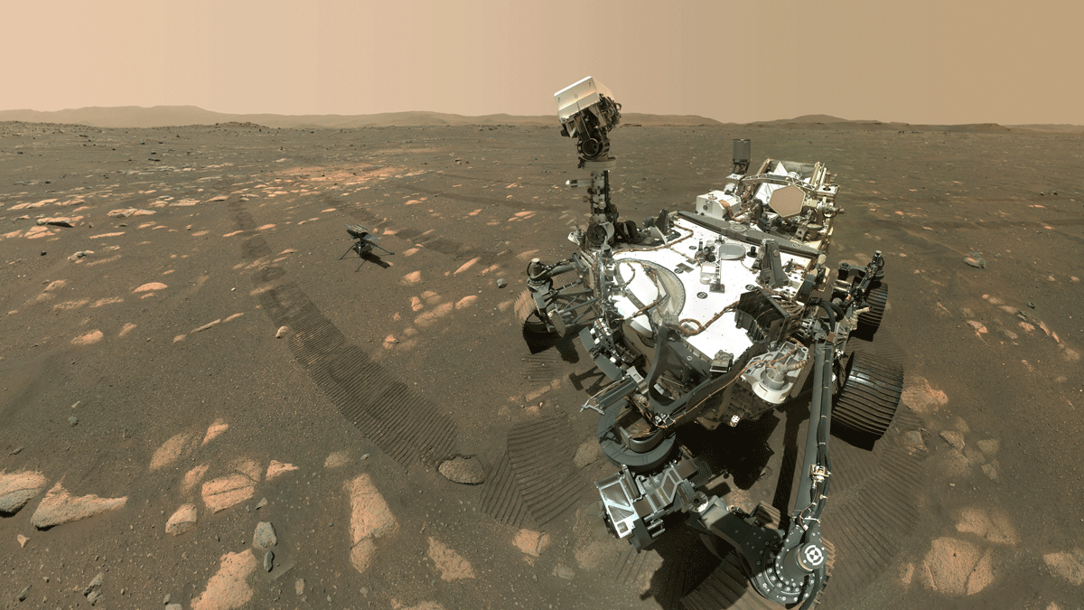 Mars_2020_selfie_containing_both_perseverance_rover_and_ingenuity.gif