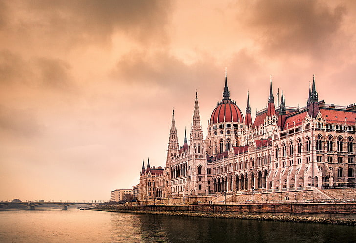 building-budapest-hungary-hungarian-parliament-building-wallpaper-preview.jpg