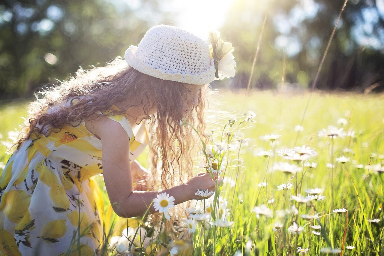 picking-flowers-2432972_1280 - copia.jpg