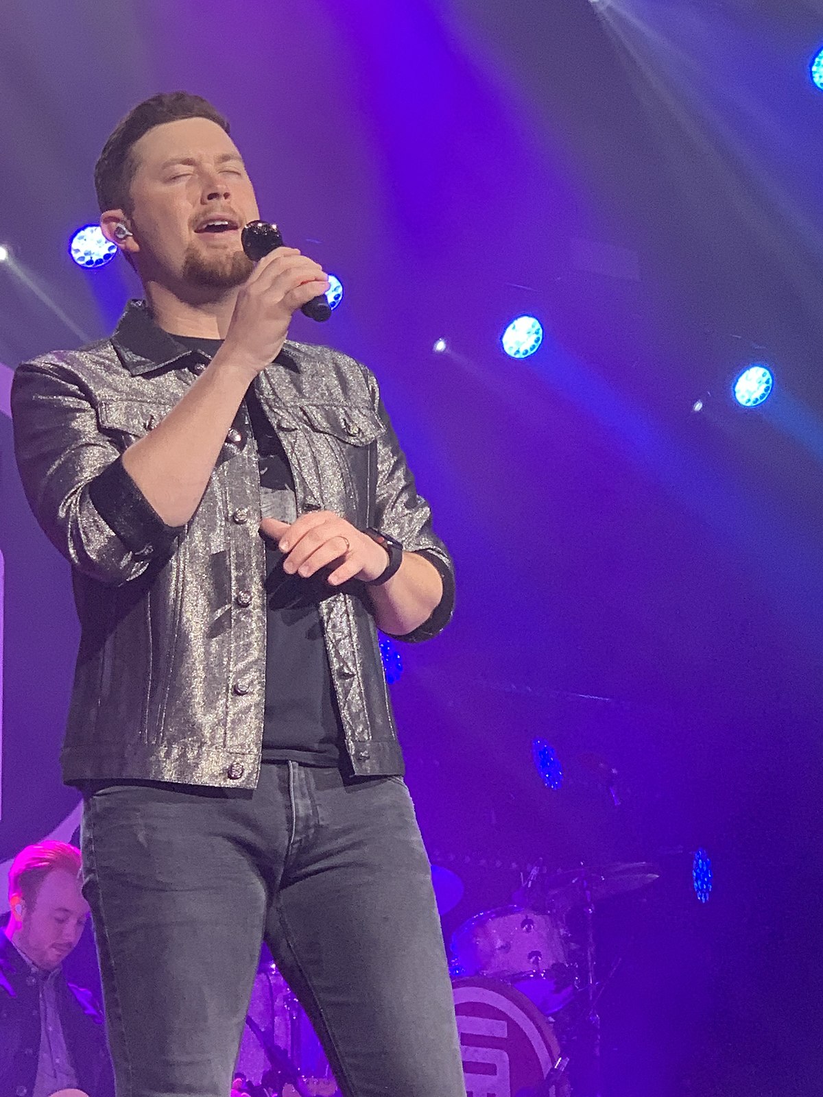 1200px-ScottyMcCreery2020.jpg