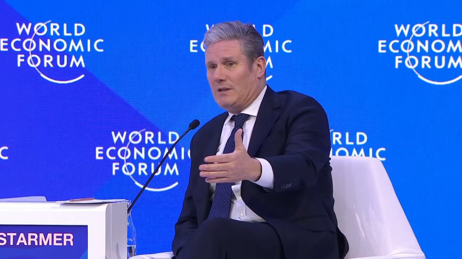 https://images.hive.blog/DQmfMaAWJebXM4uswehVzkuHZdpsCJLuFAgvDMjWwuFG8S8/Keir-Starmer-WEF-YouTube-Sky-News-1536x864.jpg