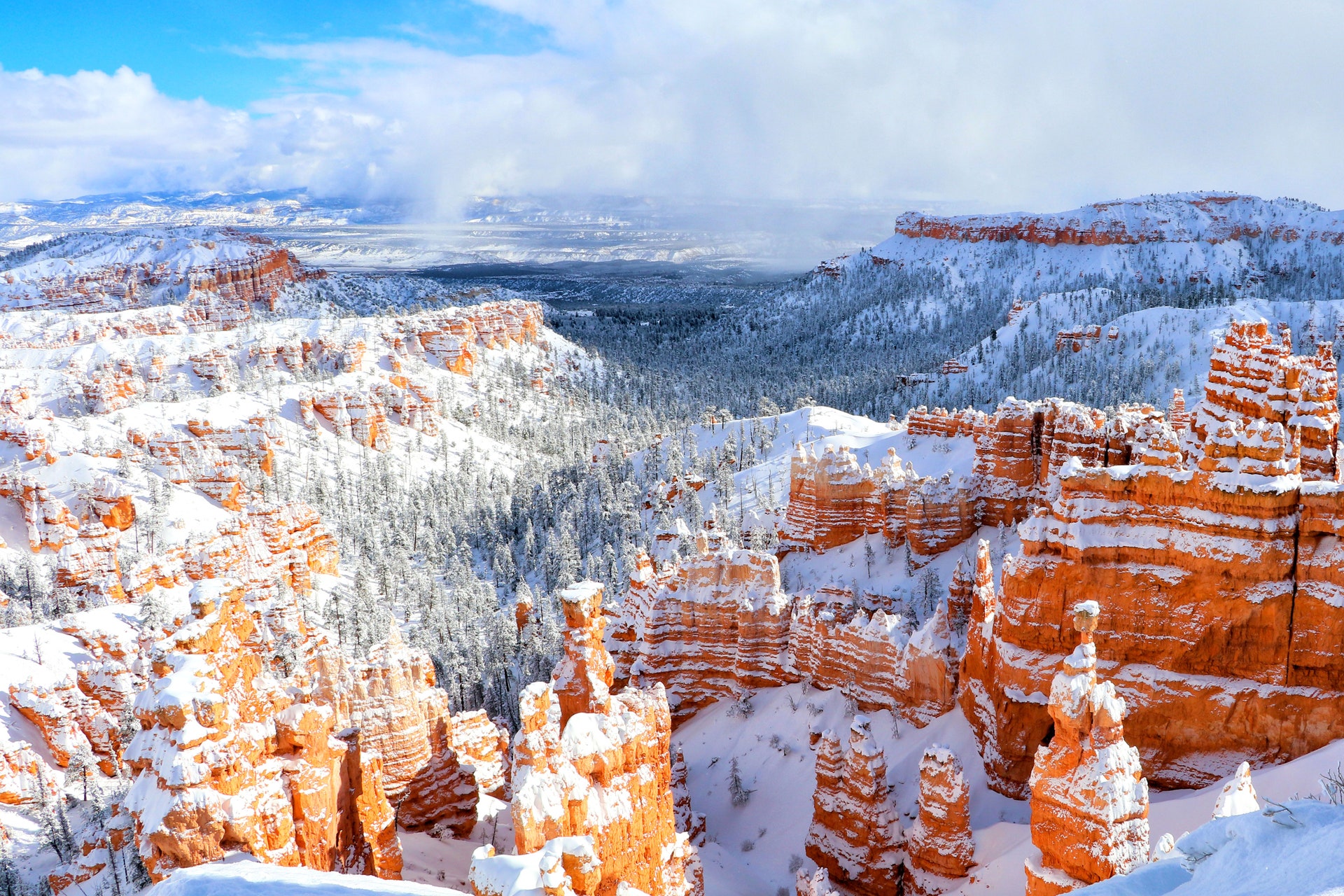 Bryce-Canyon-winter-wonderlands-GettyImages-1158015759.jpg