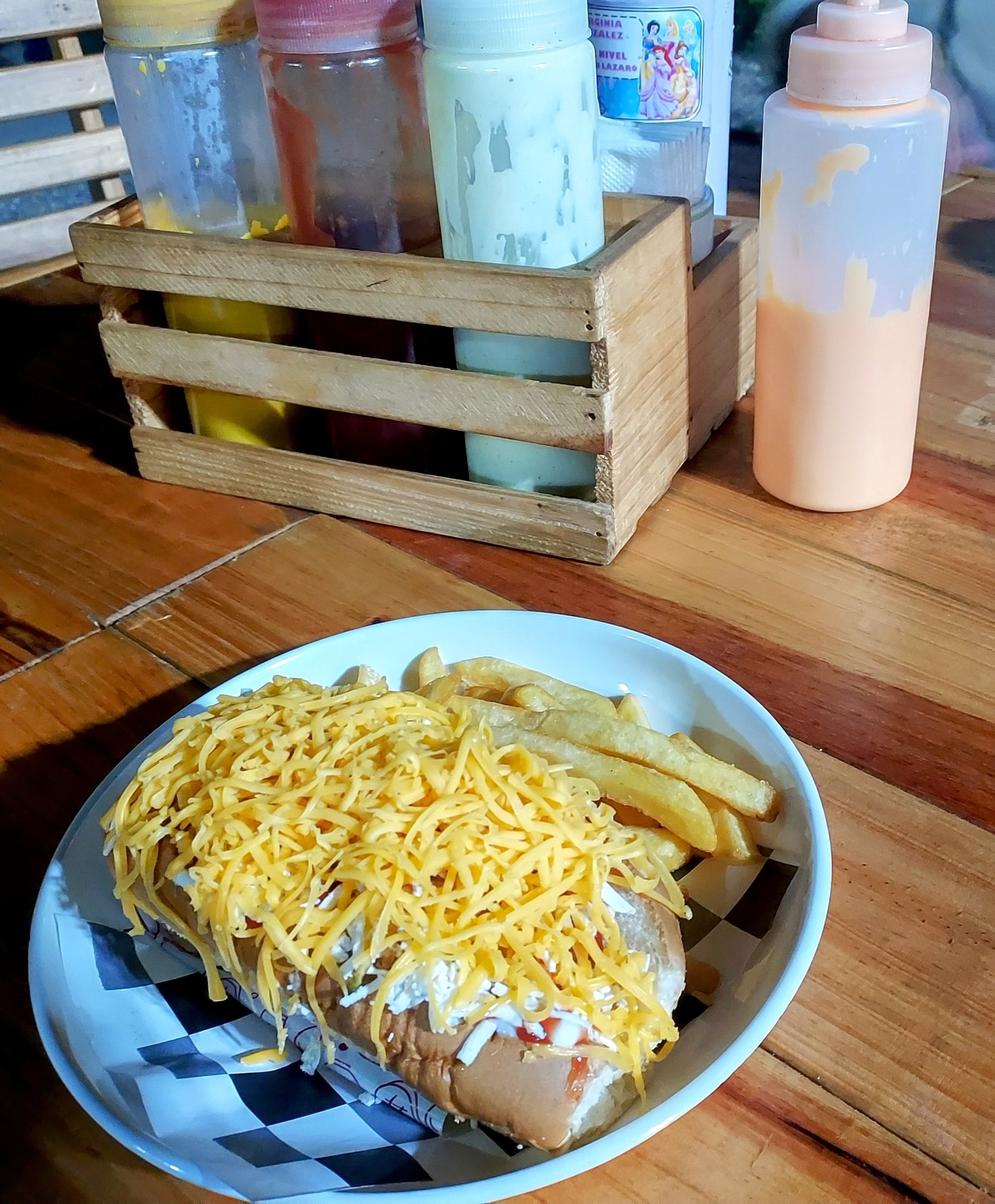 Hot dogs and fries, paid with HBD. Crypto adoption in Sucre-Venezuela