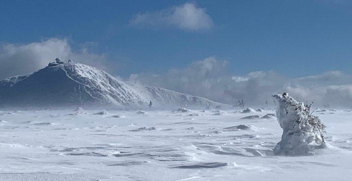 Piękna i bestia - Śnieżka i wiatr. Beauty and the Beast - Snow Mountain and Wind. [POL / ENG]