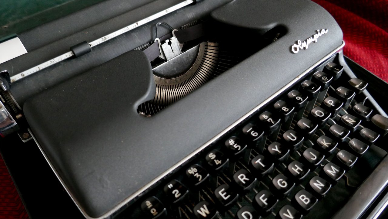 Olympia-black..jpg