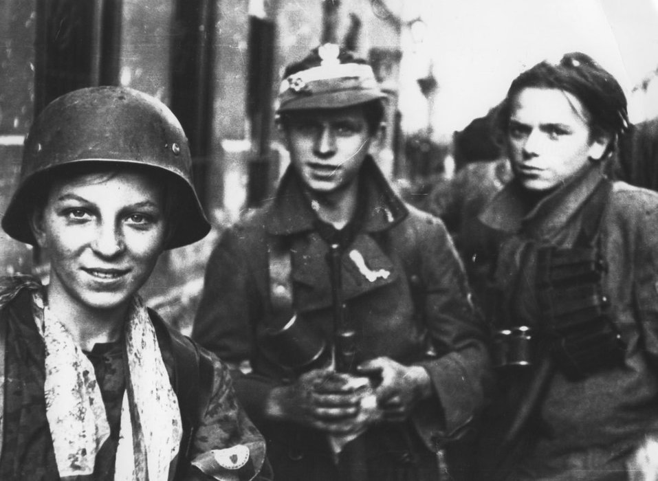 Young Polish scouts fighting in the Uprising