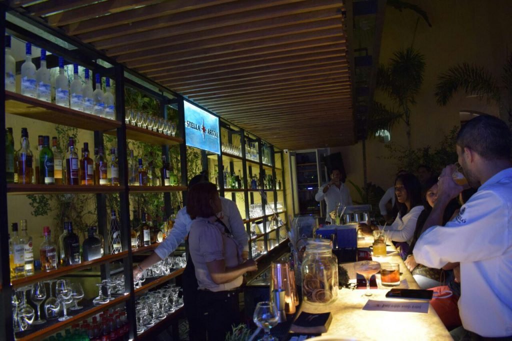 Lulu-tasting-bar