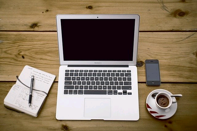 laptop-336378_640.jpg