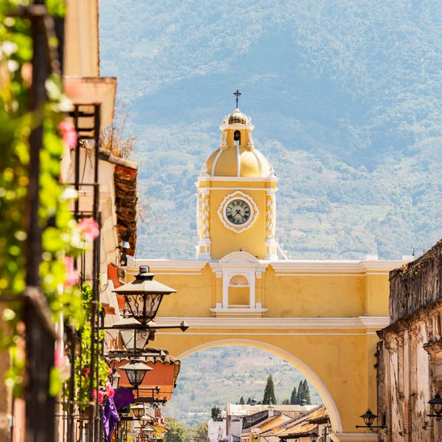 El Arco Antigua.jpg