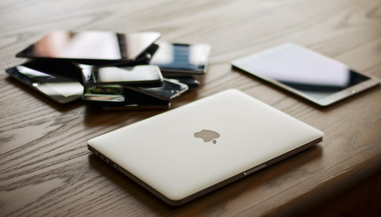devices-gdb7117ac9_1920.jpg