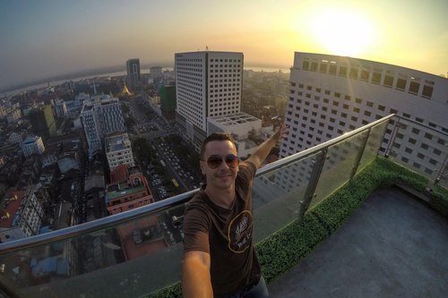 Yangon Super Aussicht Von Der Yangon Yangon Rooftop Bar Ger Deutsch Travelfeed