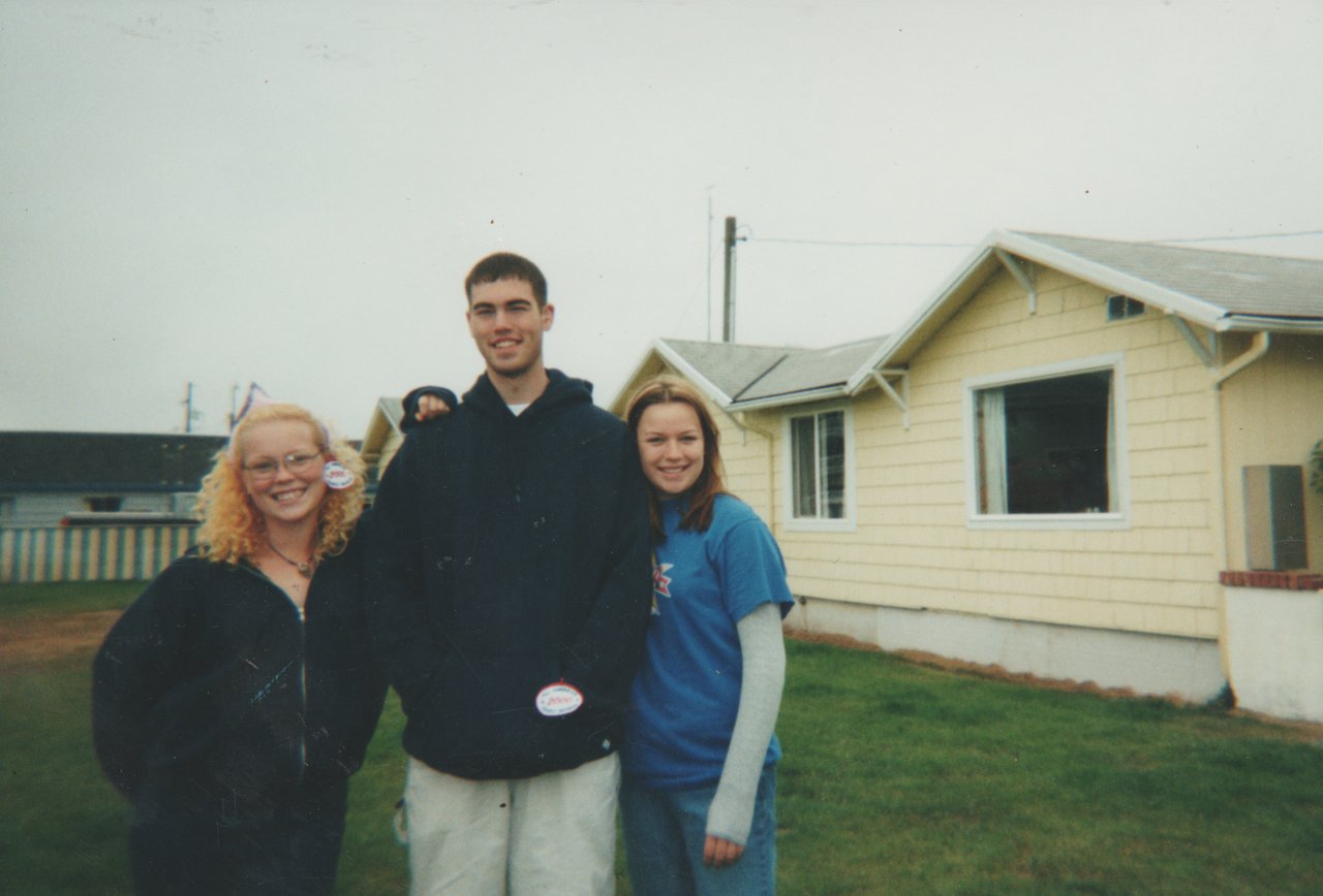 2000's - Fam Reunion - Katie, Alan Williams, a daughter of Brian.jpg