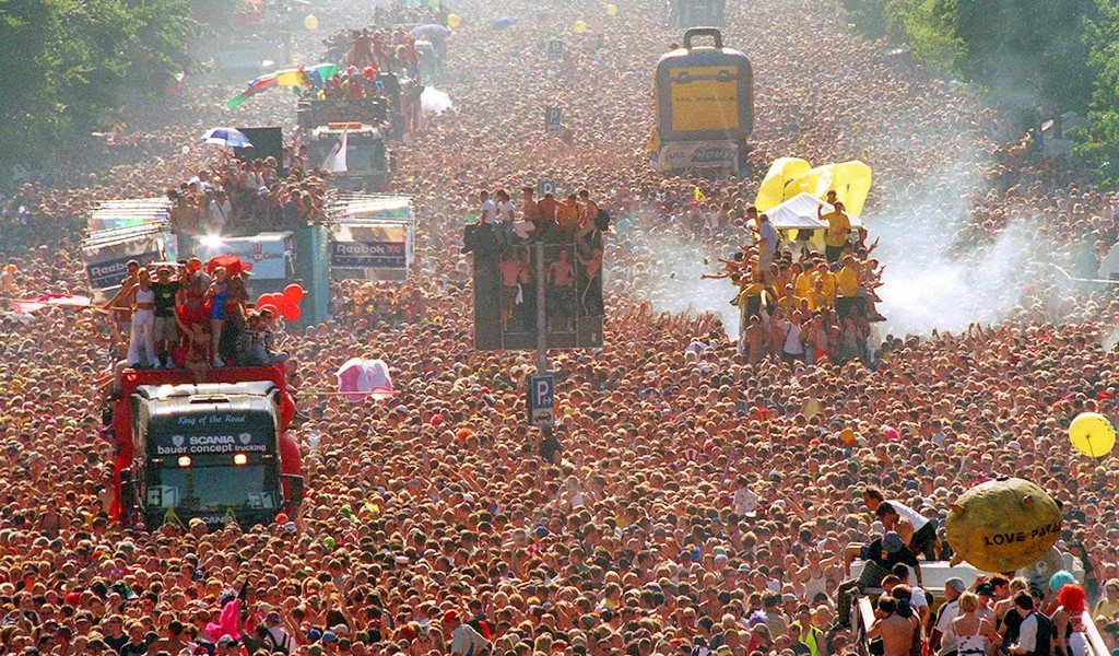 Love Parade, Berlin 1999 07 10.jpg
