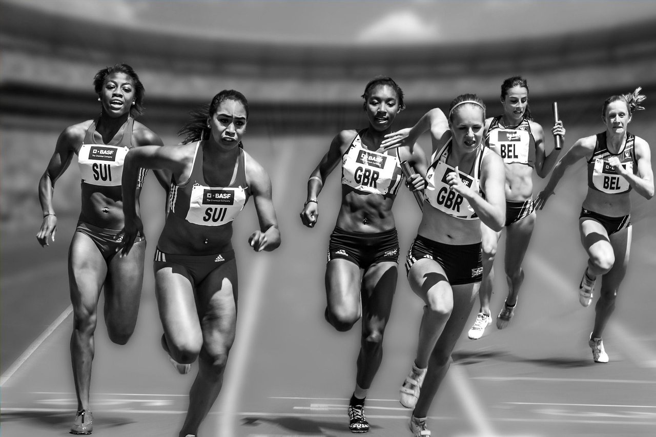 women-655353_1920.jpg
