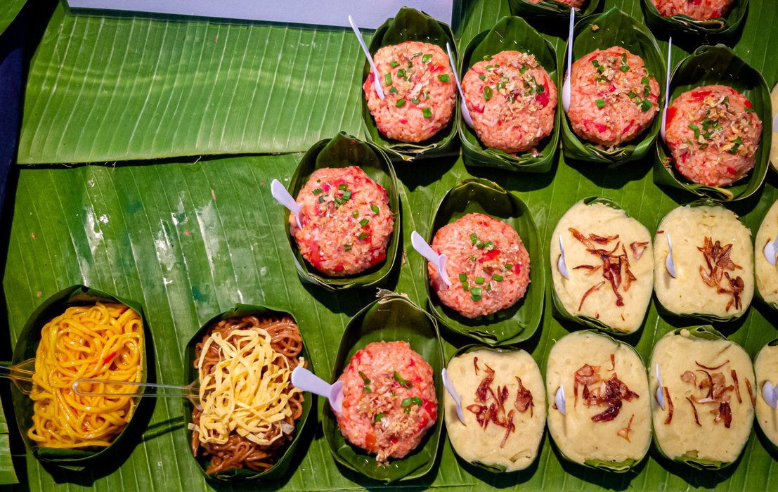 Mini Pad Thai, rice with tomatoes and mashed potatoes