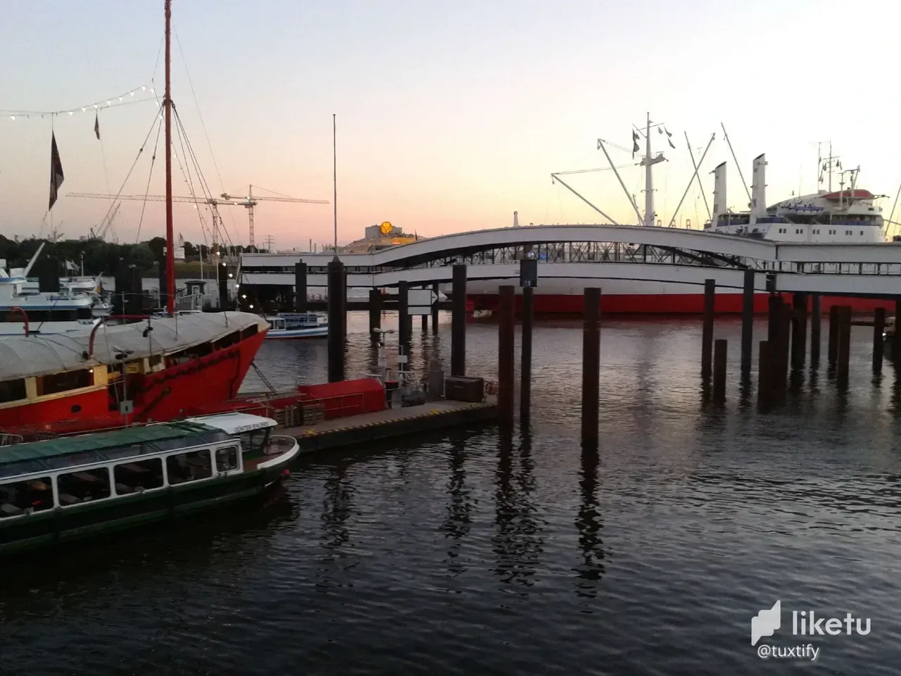 cl8drzfec014j0vkcho308306_2012-08-11_21.03.44-X.webp