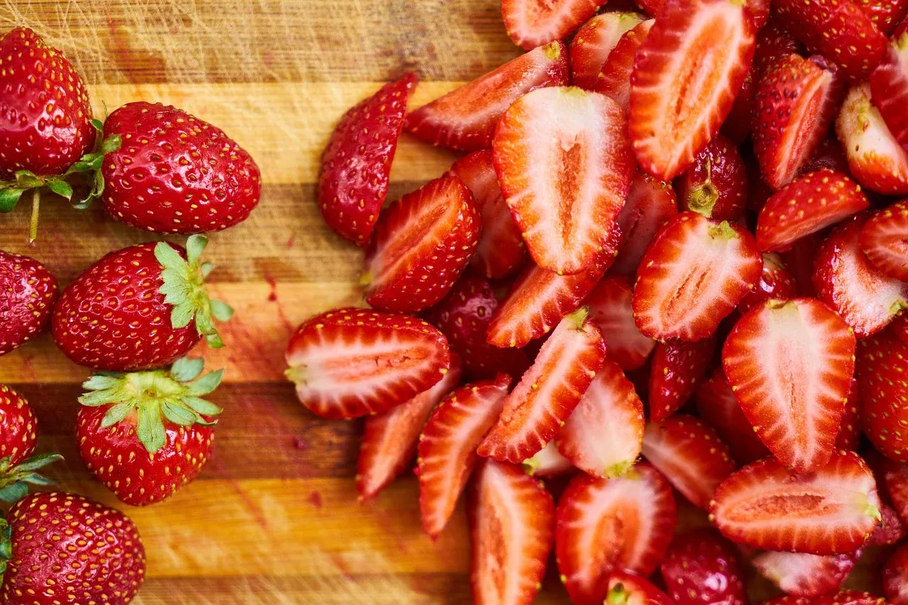 strawberries-2960533_1280.webp