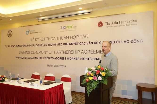 image-1548239794-SL Ông Michael phát biểu.JPG