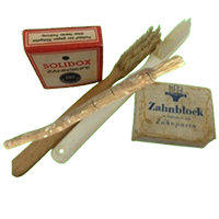 alte Zahnbürsten.png