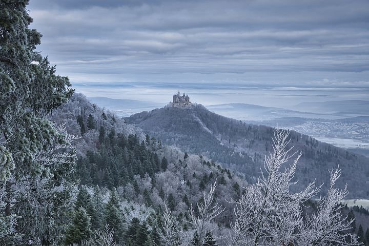 castle-6885449__480.jpg