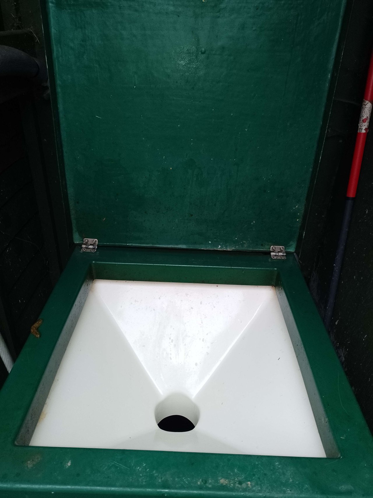 elsan hole.jpg