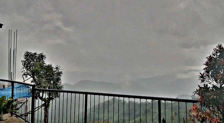 PicsArt_05-01-11.10.18.jpg
