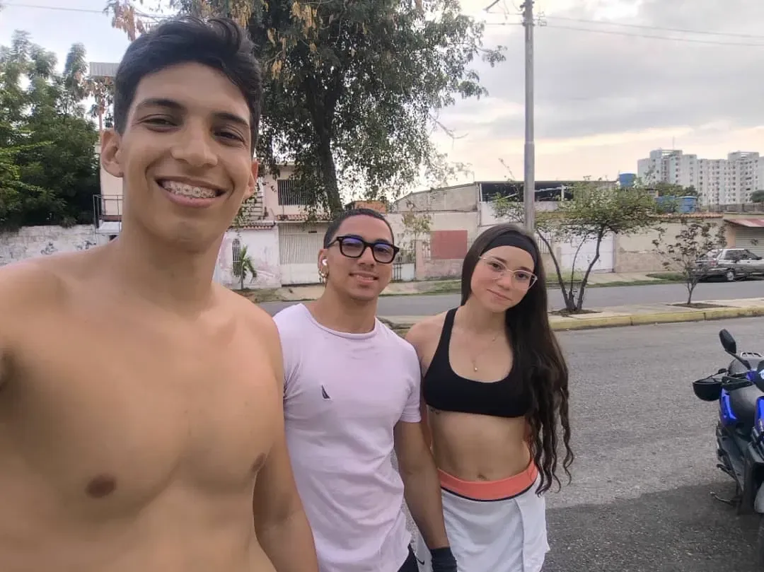 FWP4s5fB6E2bL3jm_1000947109.webp