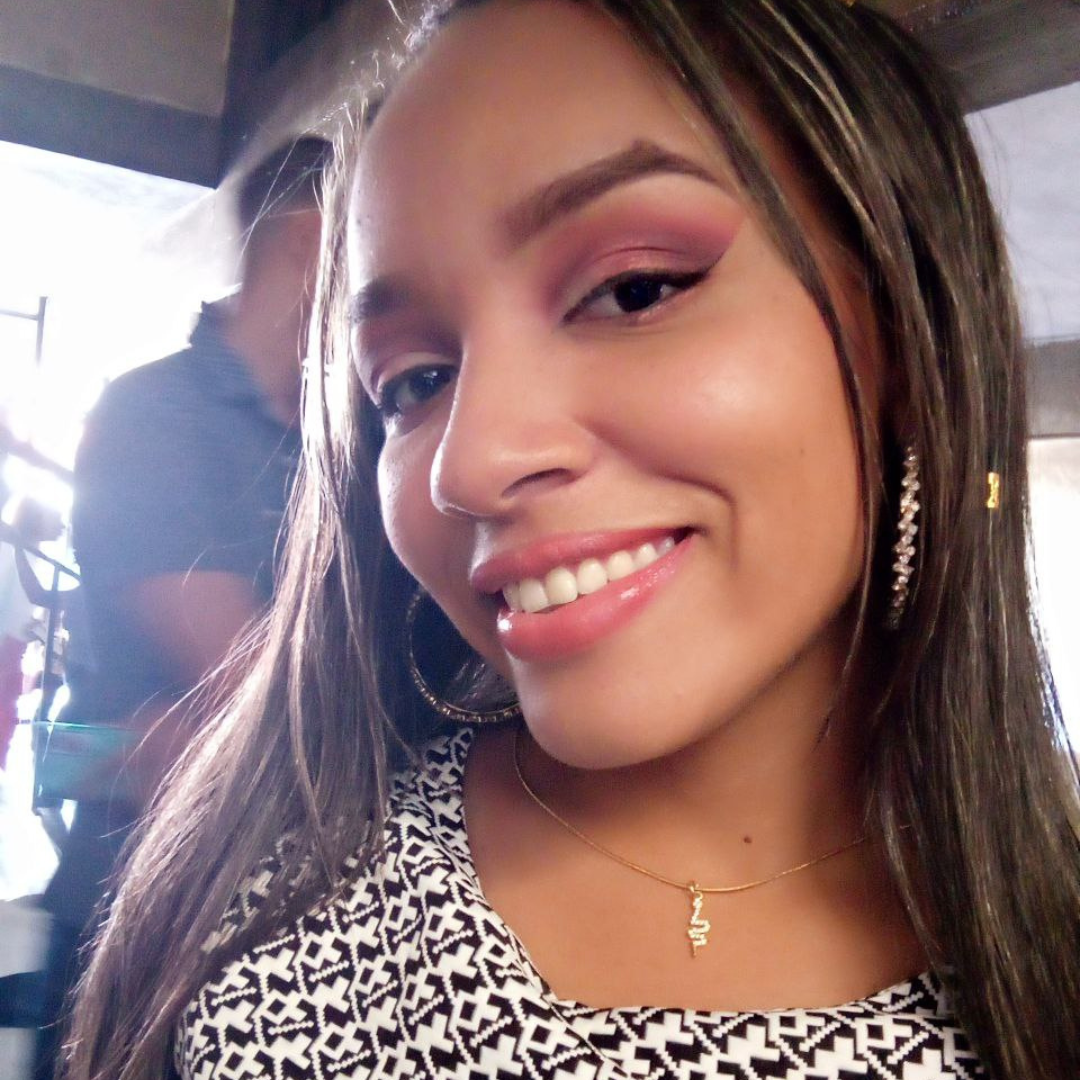 Copia_de_Post_de_Instagram_para_hamburguesa_en_color_negro_y_amarillo.png
