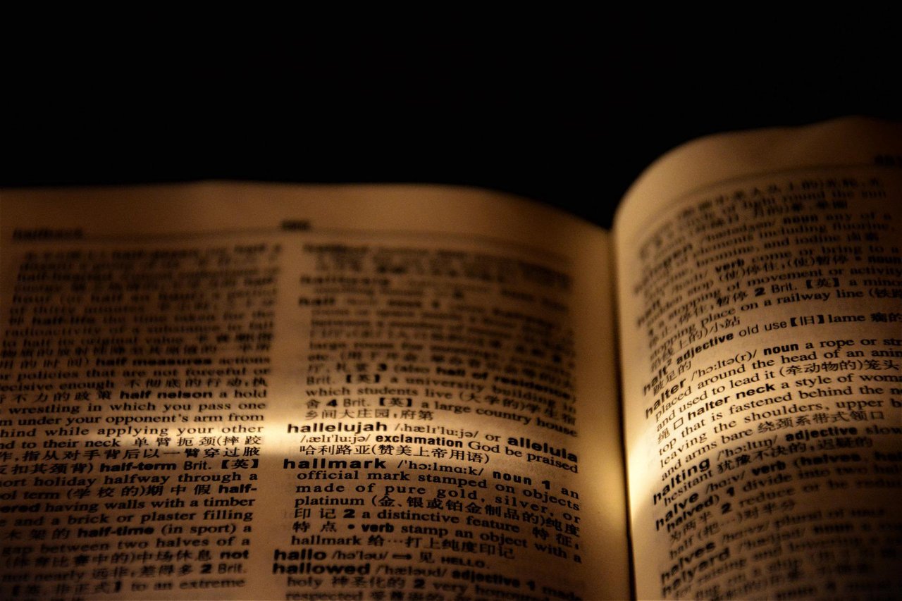 hallelujah-6516410_1920.jpg