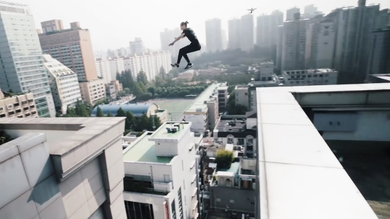 Игра rooftops alleys. Parkour storror. Storror одежда. Утренний паркур с кровати. Parkour Storor storror.