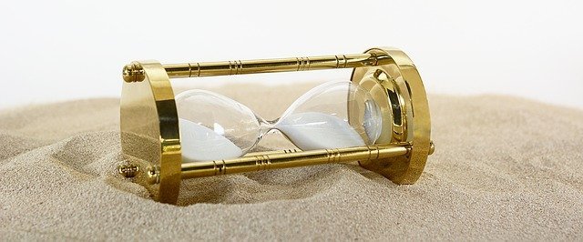 hourglass-2910951_640.jpg
