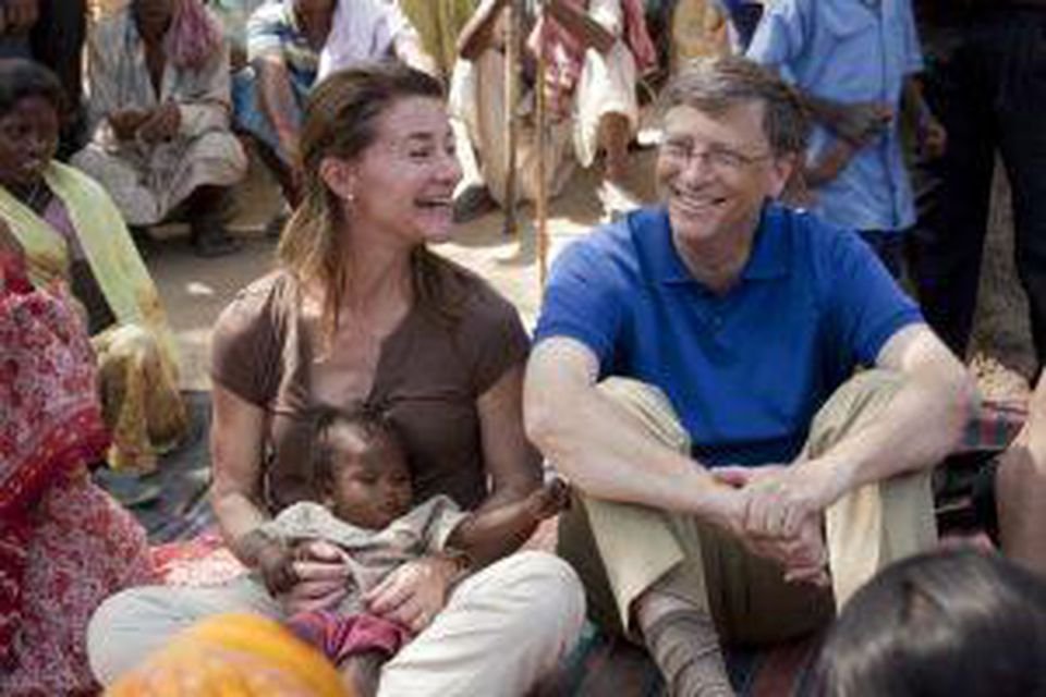 https_%2F%2Fblogs-images.forbes.com%2Fkerryadolan%2Ffiles%2F2016%2F11%2Fbillandmelindagateswithwomenofthemusaharcommunityinjamsautvillage-jpg-91868-low-1-300x200.jpg