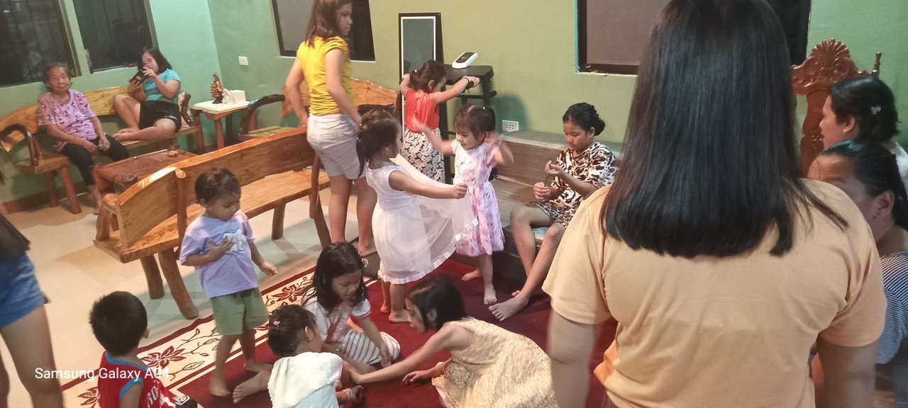 kids playing.jpg
