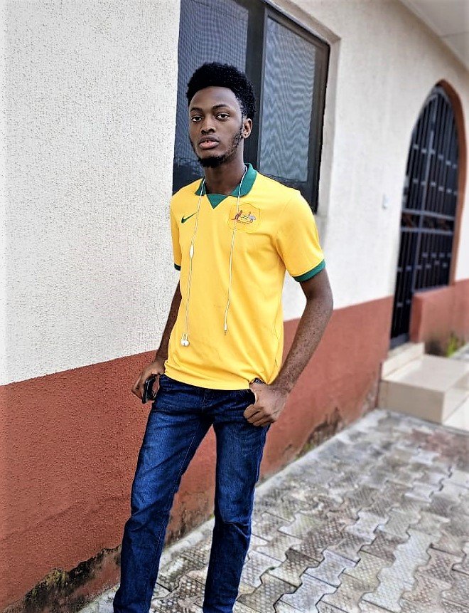Gates Ogbebor on Hive- Writer, Blogger, Photographer, and Aspiring Model. @gates-oi.jpeg
