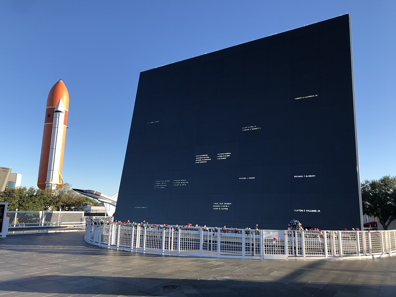 Space Mirror Memorial