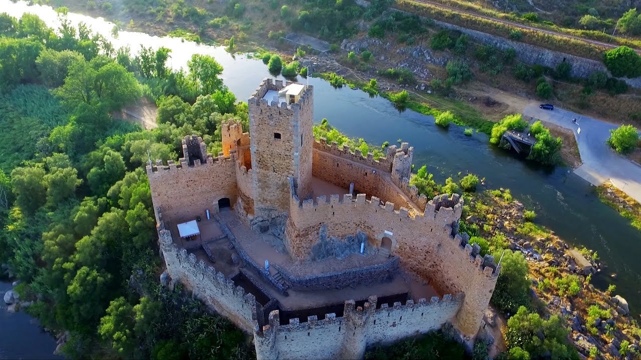 Замки португалии фото