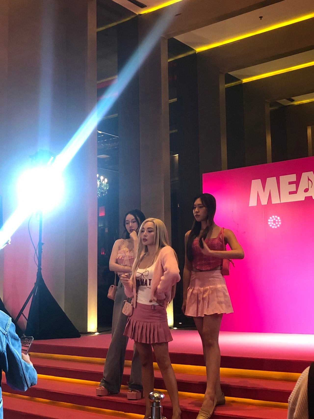 LINE_ALBUM_mean girls_240218_22.jpg