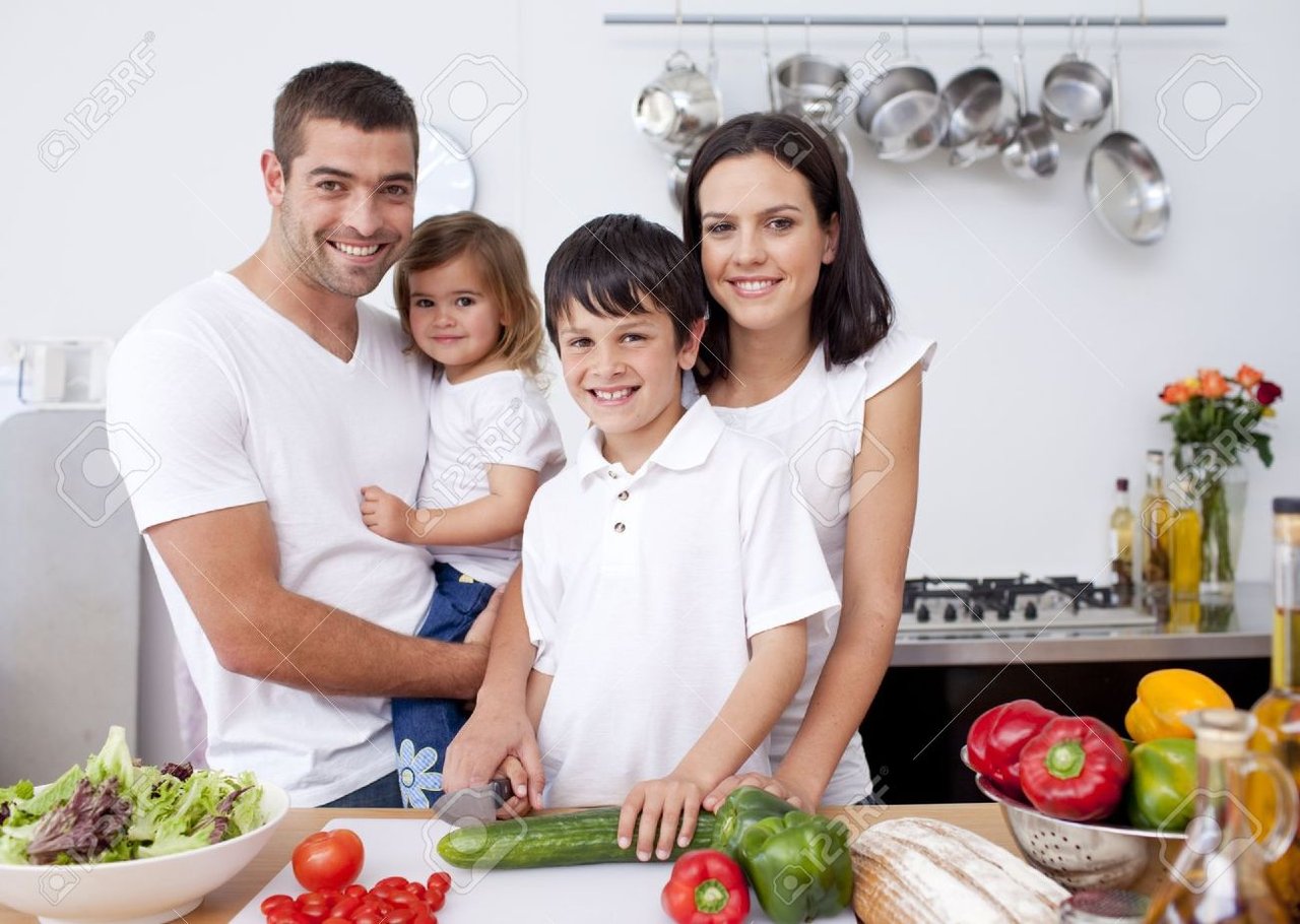 familia-cocina.jpg