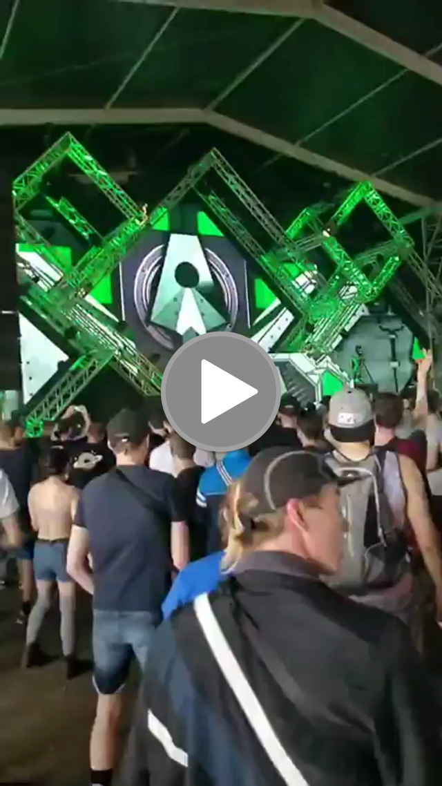 videos/f2b85e236798ae0eb27a9b4a314e6bca-00001.png